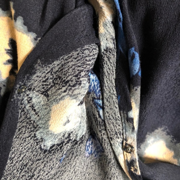 Like-New Forever 21 Navy Romper Size Small - Picture 7 of 8